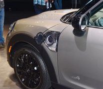 U.S. auto fleet hit record high fuel efficiency in '17