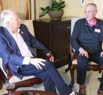 AutoNation shareholders reject proposal on chairman's independence